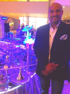 Artista Luis Ernesto Arias, autor de "Ciudad Galáctica"